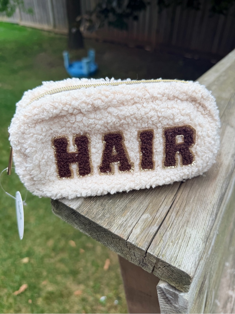 QUO BEAUTY Teddy White Small Cosmetic Pouch “Hair” BRAND NEW